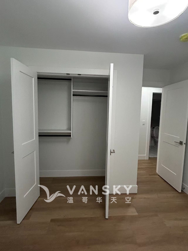 251117211837_bedroom 1-1.jpg